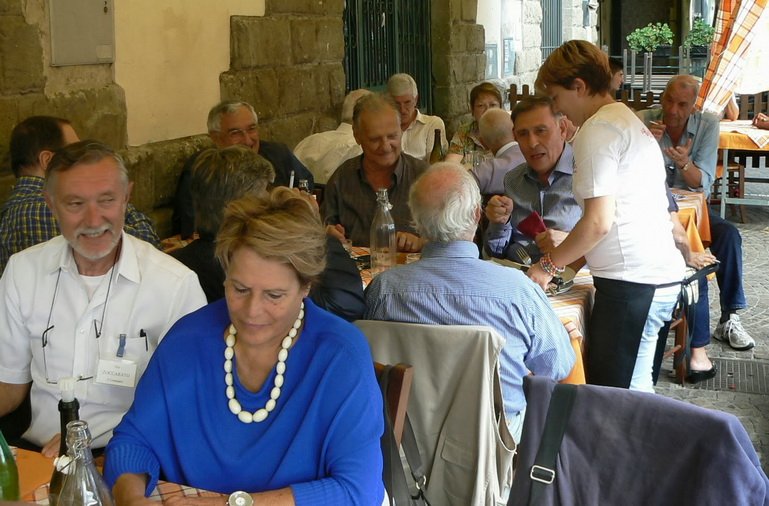 3° raduno a Roma - 23-25 settembre 2013 - 3° giorno - foto___018 - Ariccia - pranzo in una  ''Fraschetta''